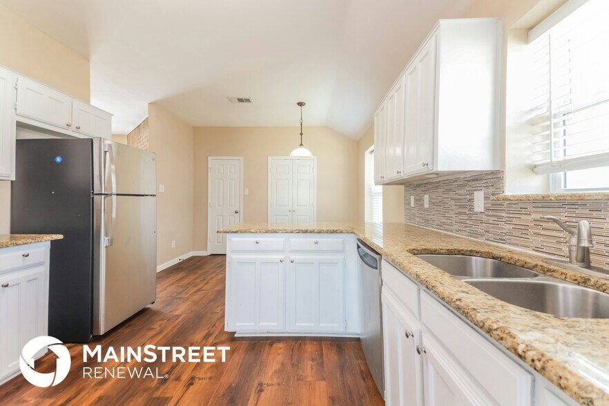 Building Photo - 9306 Chimneywood Dr