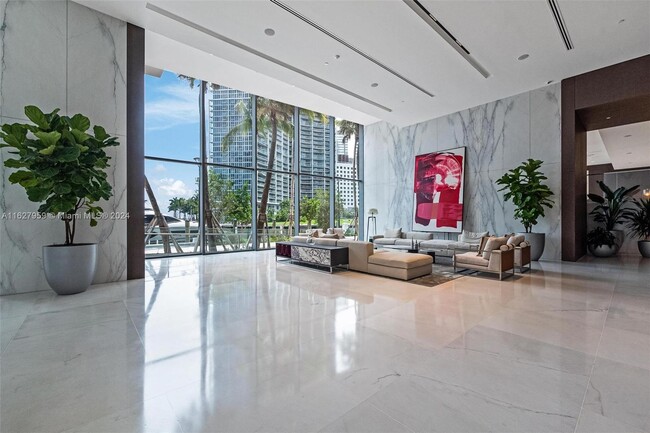 Building Photo - 300 Biscayne Boulevard Way