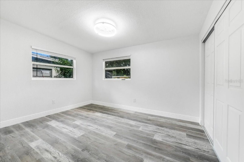 Building Photo - 2110 Alemanda Dr