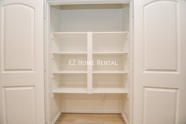 Building Photo - 2914 Scanlan Mdw