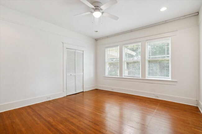 Building Photo - HISTORIC COTTAGE IN THE HEART OF MIDTOWN