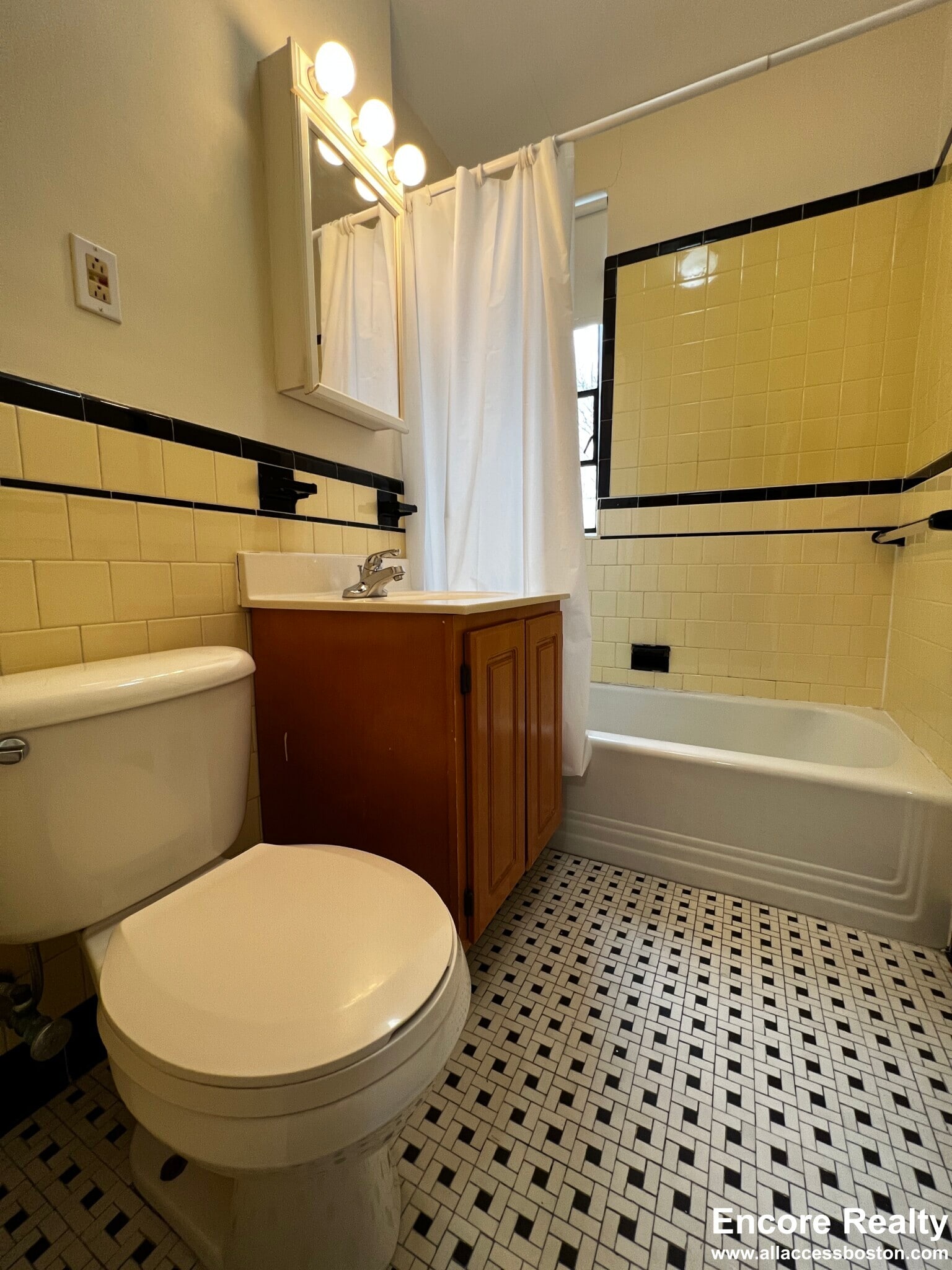 Building Photo - 105 Longwood Ave