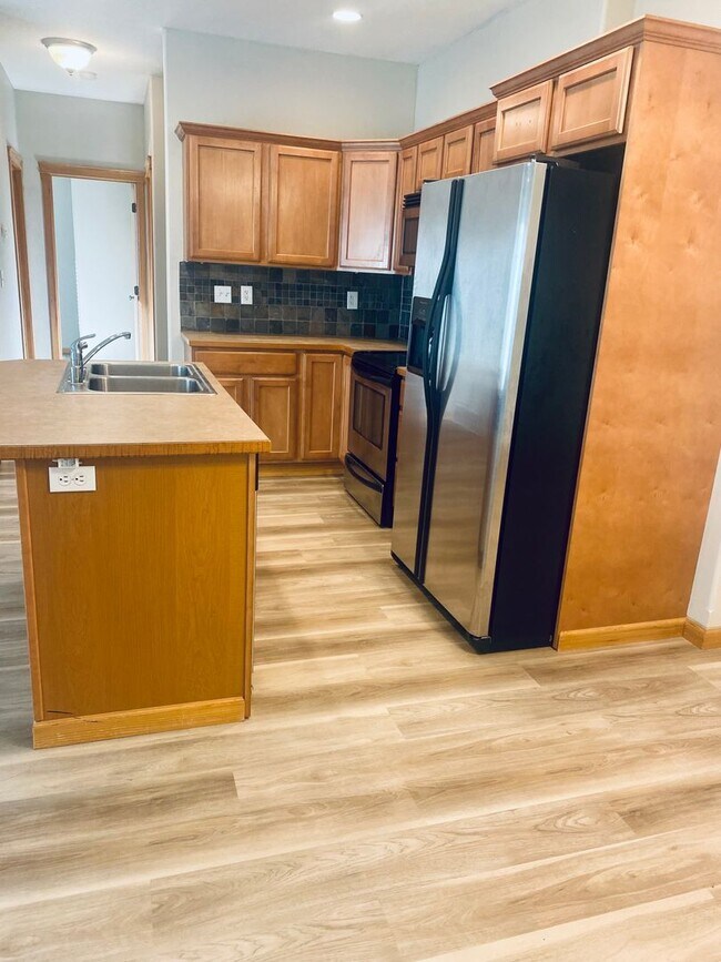 Building Photo - 512