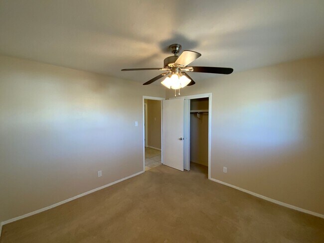 Building Photo - 3 Bedroom Single Story Home Near Juan Tabo...