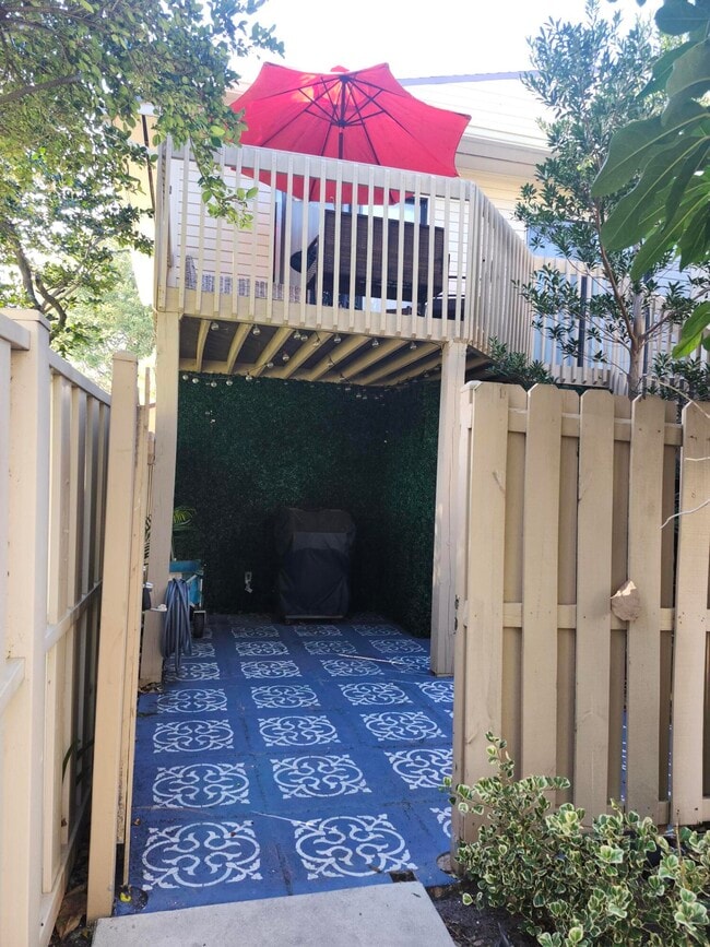 Building Photo - 600 Executive Center Dr