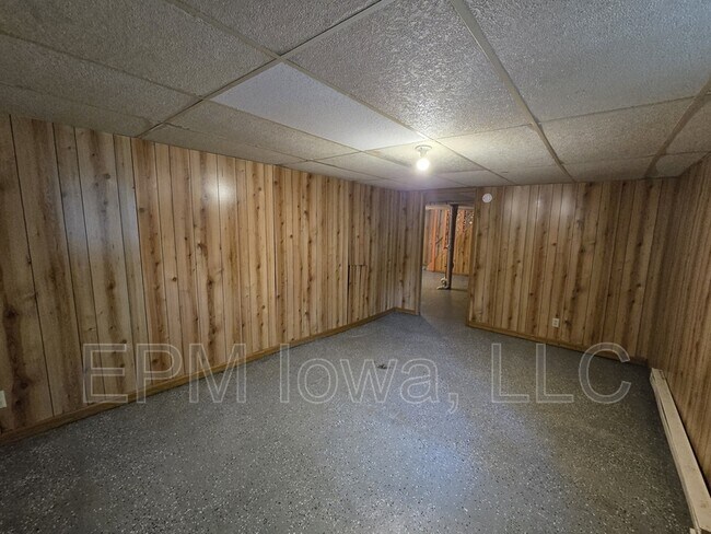 Building Photo - 543 Sumner St