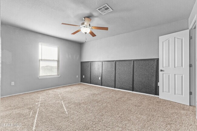 Building Photo - 10720 Canyon Sage Dr