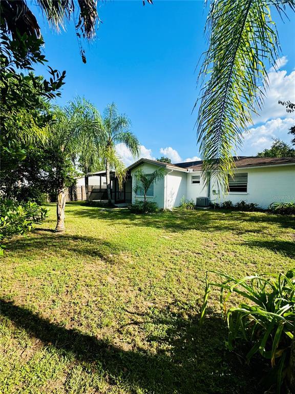 Building Photo - 2208 Valleybrook Ave