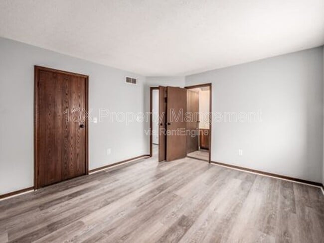 Building Photo - 8237 Goldsmith Dr