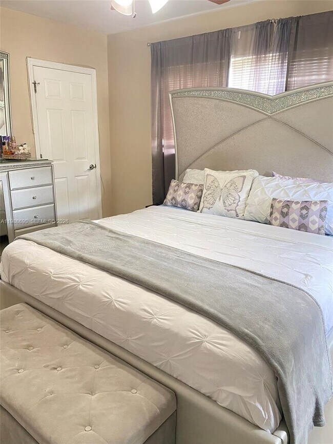 Building Photo - 740 NE 179th Terrace