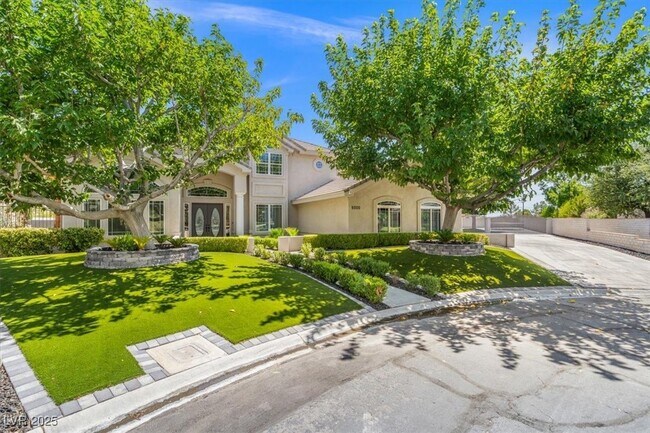 Building Photo - 8000 Silver King Dr