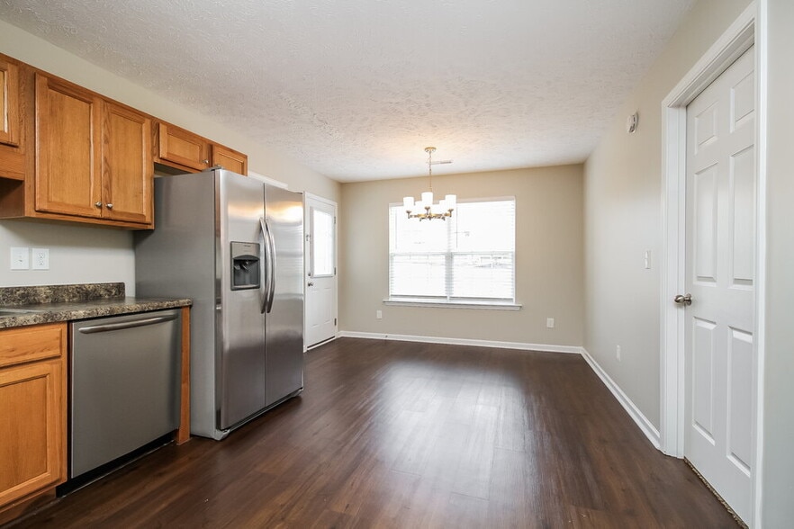 Building Photo - 1240 Crescent Ridge Drive