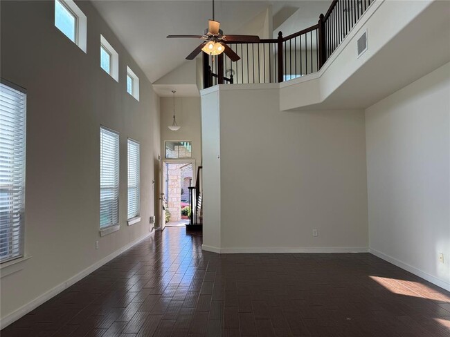 Building Photo - 16101 Hawthorne Heights Trail