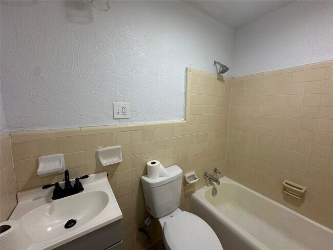 Building Photo - 16 Whatley St