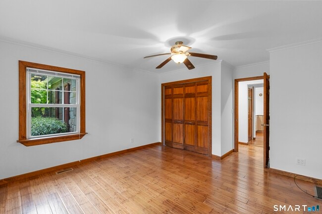 Building Photo - 190 E Rocks Rd