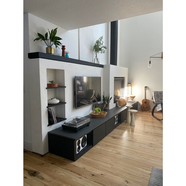 Building Photo - 3 Rivers - Wonderful 3 Bedroom home availa...