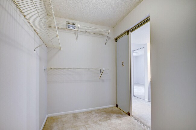 Building Photo - 3520 Whitehall Dr