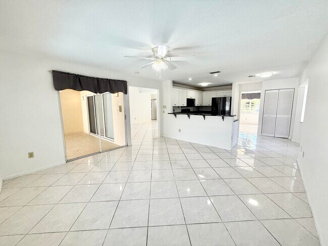 Building Photo - 10579 Pebble Cove Ln