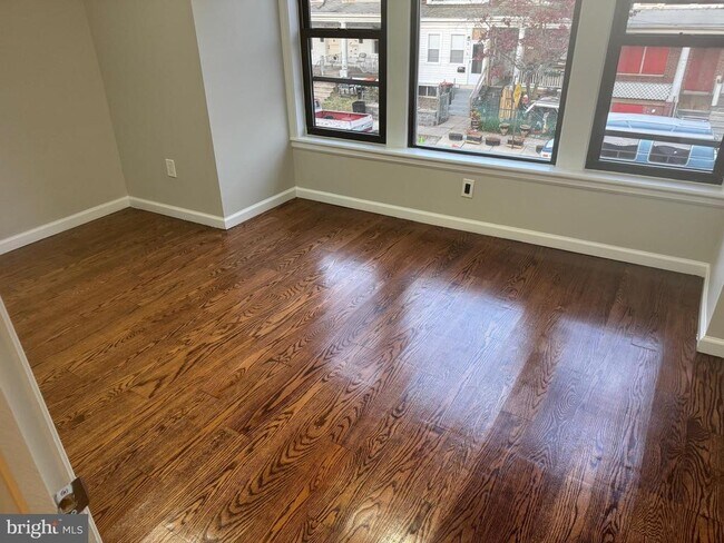 Building Photo - 810 McDowell Ave