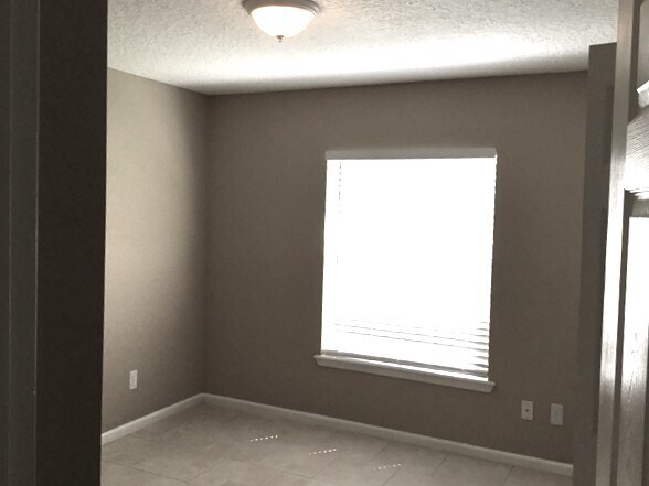 Building Photo - 9140 Prosperity Lake Dr