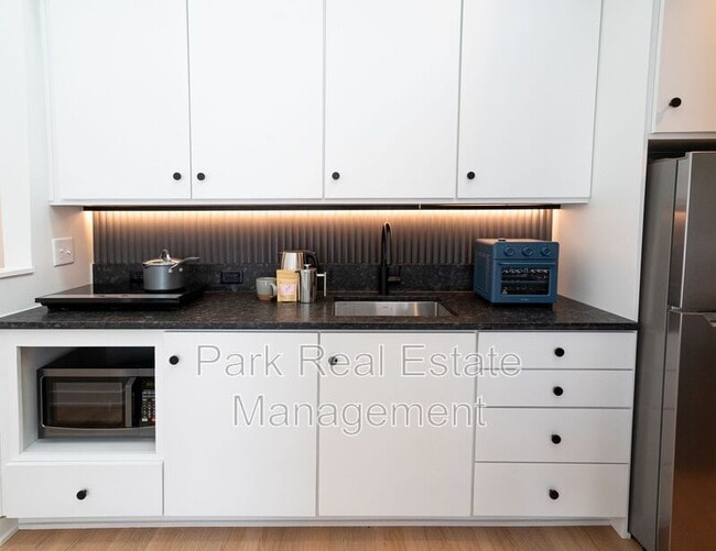 Building Photo - 901 E Edenton St