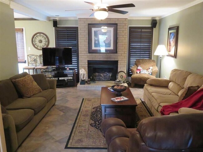 Building Photo - 369 Booth Ln