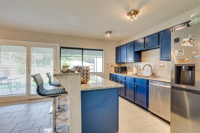 Building Photo - 3321 Pinion Dr
