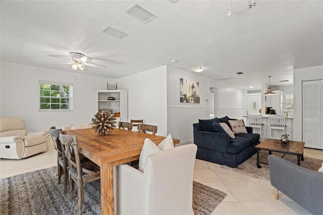 Building Photo - 513 Crystal Beach Ave