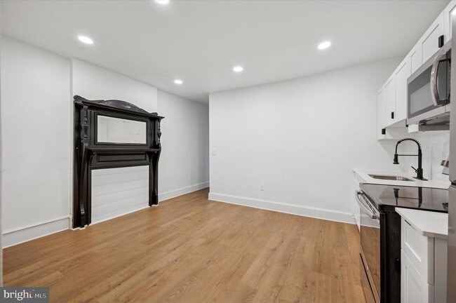 Building Photo - 1217 N 28th St