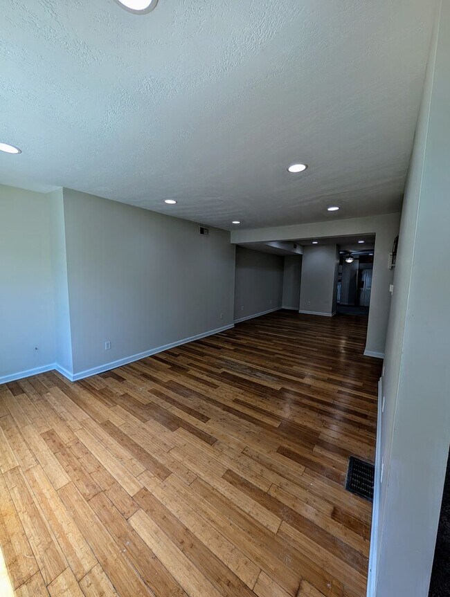 Building Photo - Large 3 Bedroom on a quiet street with Off Street Parking