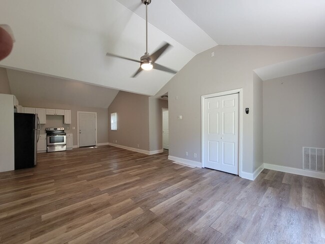 Building Photo - We Bringing Affordable Back - Intown Living - Voucher Approved!