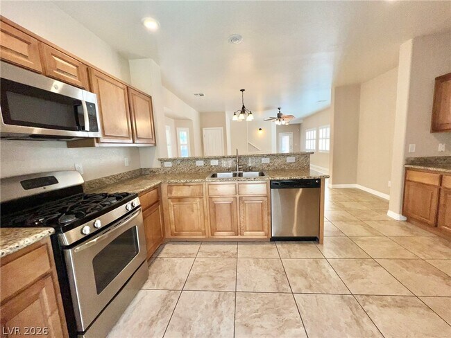 Building Photo - 5014 Tunnel Falls Dr