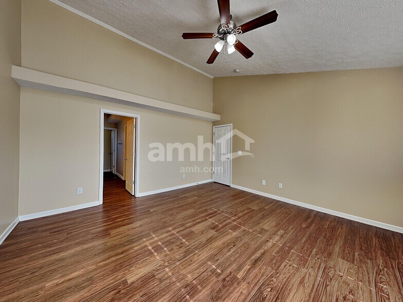 Building Photo - 2344 Hockett Dr