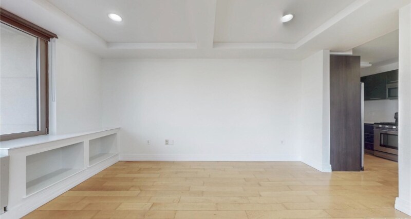 Building Photo - 64-05 Yellowstone Blvd