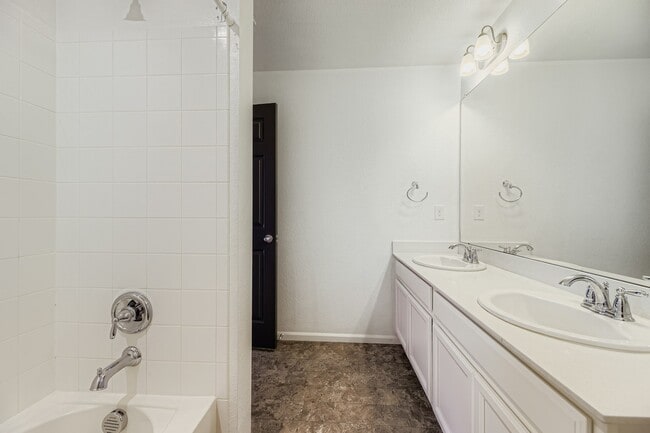 Building Photo - 15765 E Otero Ave