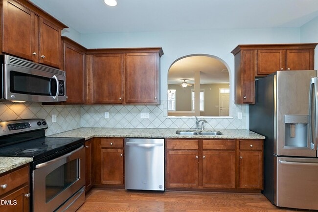 Building Photo - 514 Dragby Ln