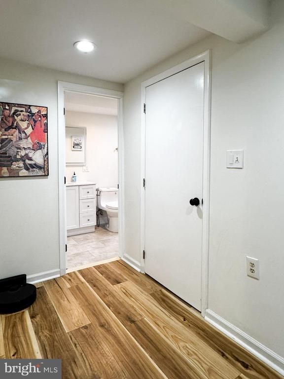 Building Photo - 10712 Warwick Ave