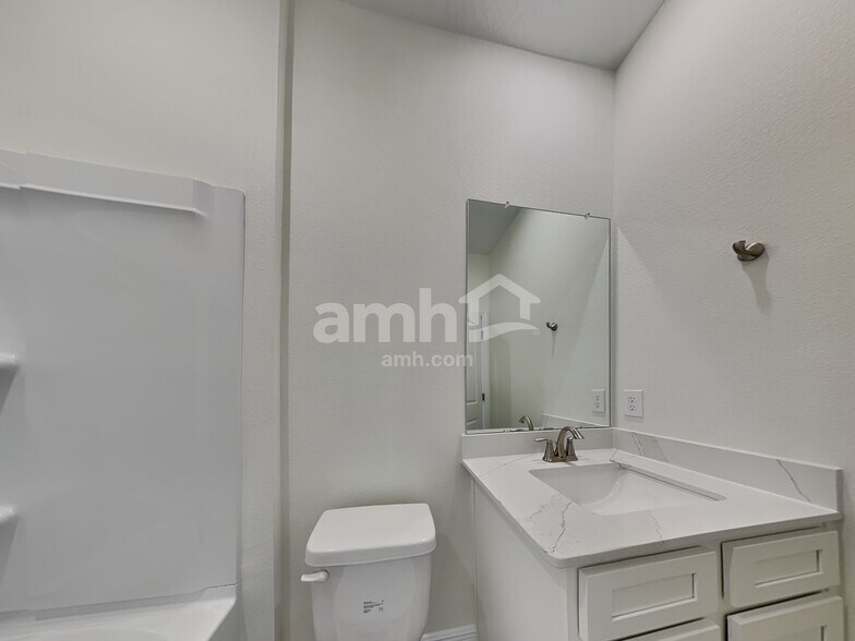 Building Photo - 5945 Sycamore Pl St