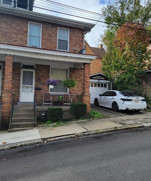 Building Photo - 3103 Tretow St