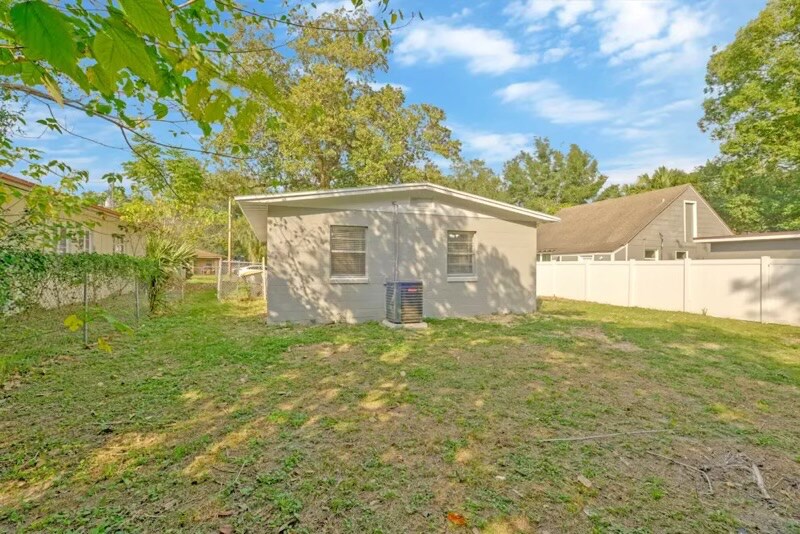 Primary Photo - 4565 Merrimac Ave