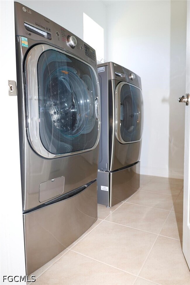 Building Photo - 28000 Longboat Key Run