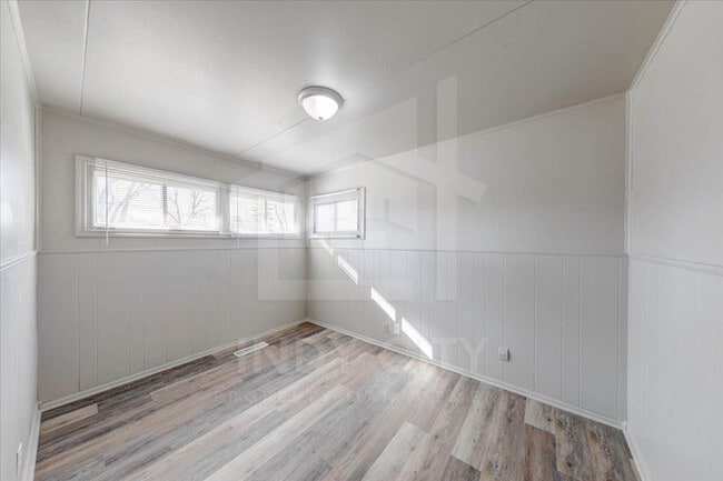 Building Photo - 7357 Evanston Ave