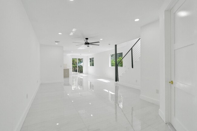 Building Photo - 1213 W Las Olas Blvd