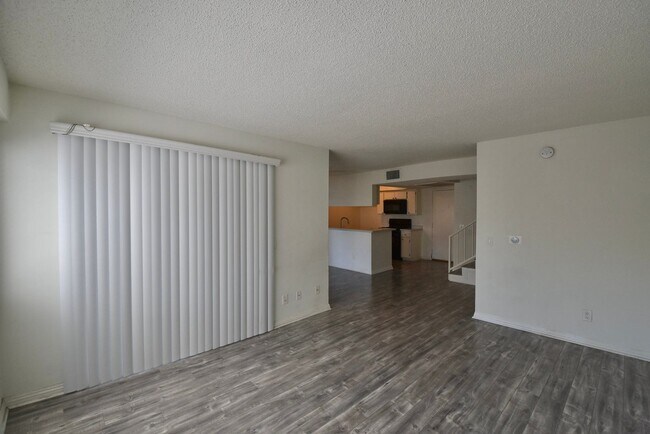 Interior Photo - 11030