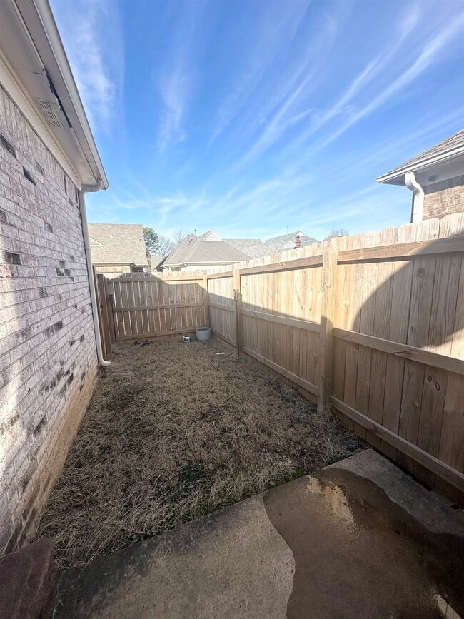 Building Photo - 8516 Shady Elm Dr