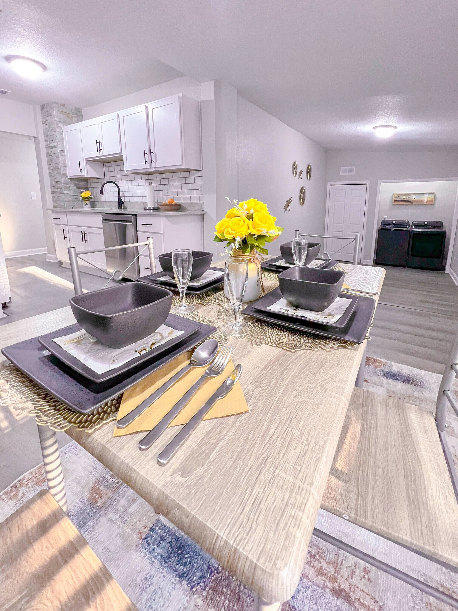 Building Photo - 7530 Bloxham Ave