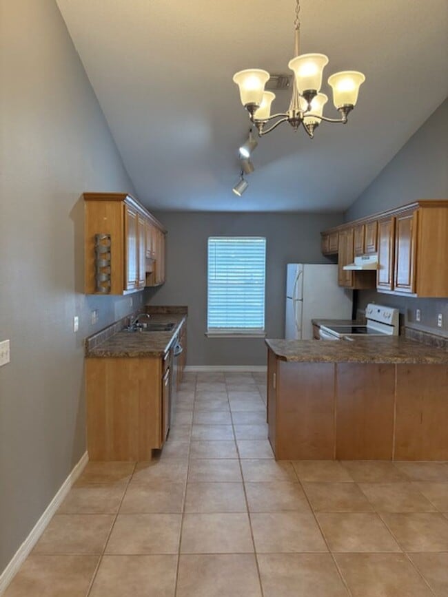 Building Photo - 1831 Sundown Dr