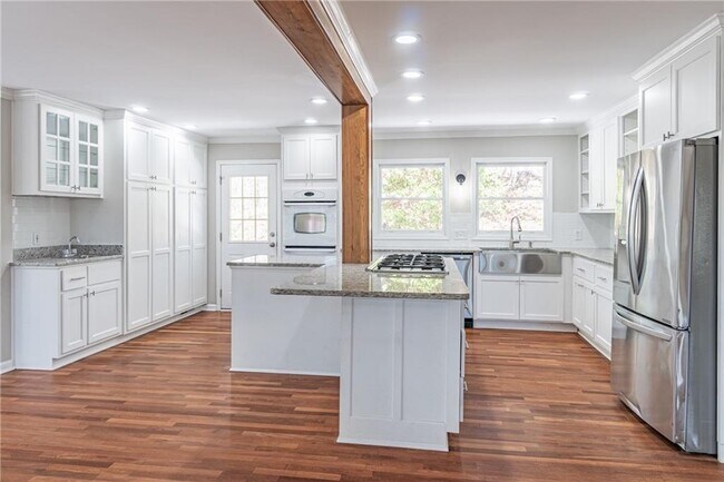 Building Photo - 4571 Huntridge Dr