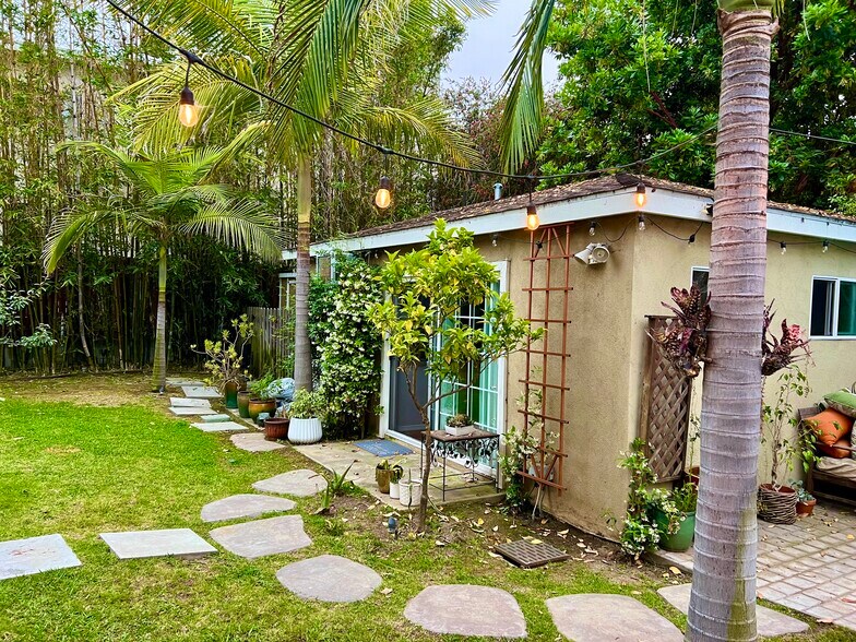 Building Photo - 10748 Charnock Rd