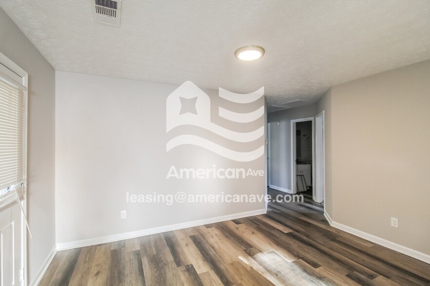 Building Photo - 882 Stafford Ct